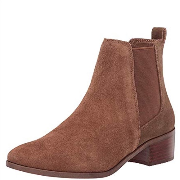Steve Madden Dover Chelsea Bootie - Picture 1 of 4